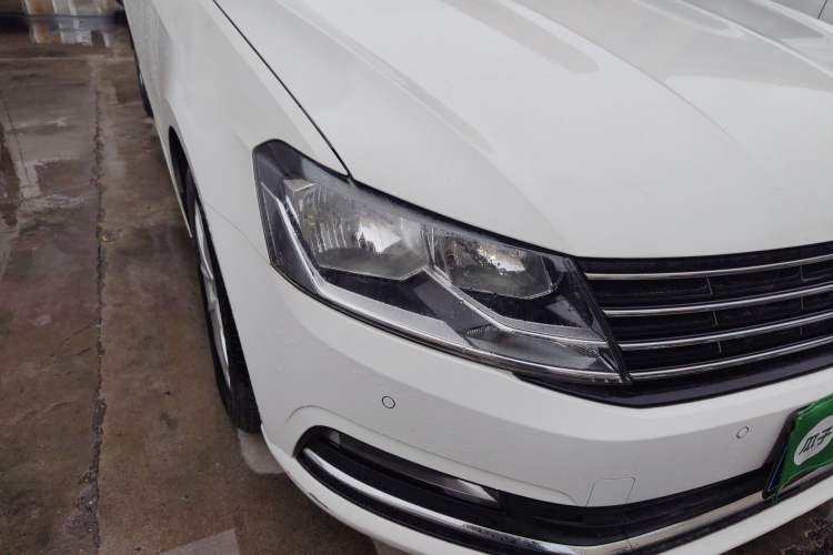 Used Volkswagen Lavida 2017 1.6L Automatic Comfort Edition
