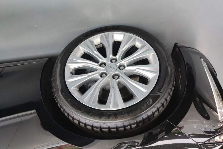 Used Cadillac CT6 2023 28T Luxury Version Left Front Wheel Hub