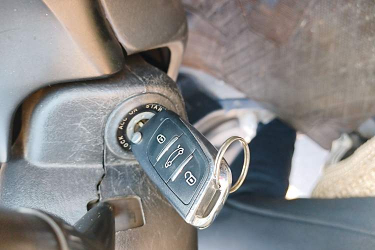 Used JAC Group Refine 2011 2.0L Shuttle Gasoline Comfort Edition HFC4GA3
