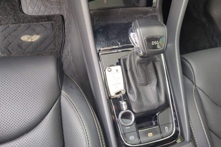 Used Skoda Kodiaq 2023 Facelifted TSI330 5-Seater Two-Wheel-Drive Luxury Edition
