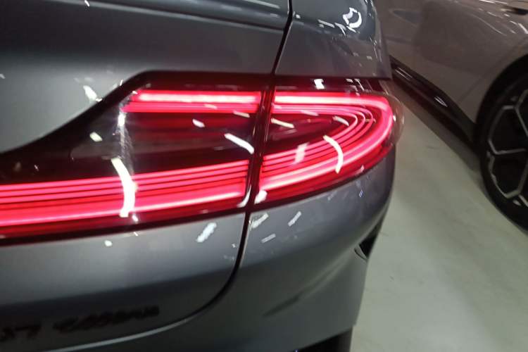 Used Xiaomi Auto SU7 Ultra 2025 Ultra Model Right Rear Taillight