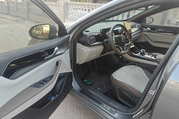 Used BYD Qin PLUS 2024 Honor Edition EV 420KM Leading Model
