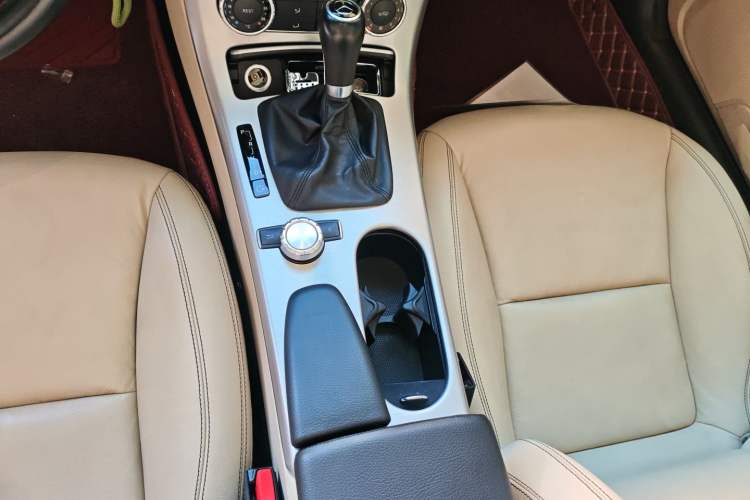 Used Mercedes-Benz SLK-Class 2011 SLK 200 Fashion Model