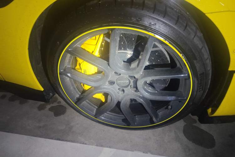 Used Xiaomi Auto SU7 Ultra 2025 Ultra Model Right Front Wheel Hub