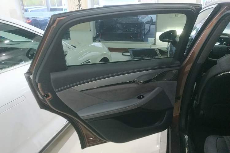 Used VOYAH PASSION 2023 Four-Wheel Drive Long-Range Version
