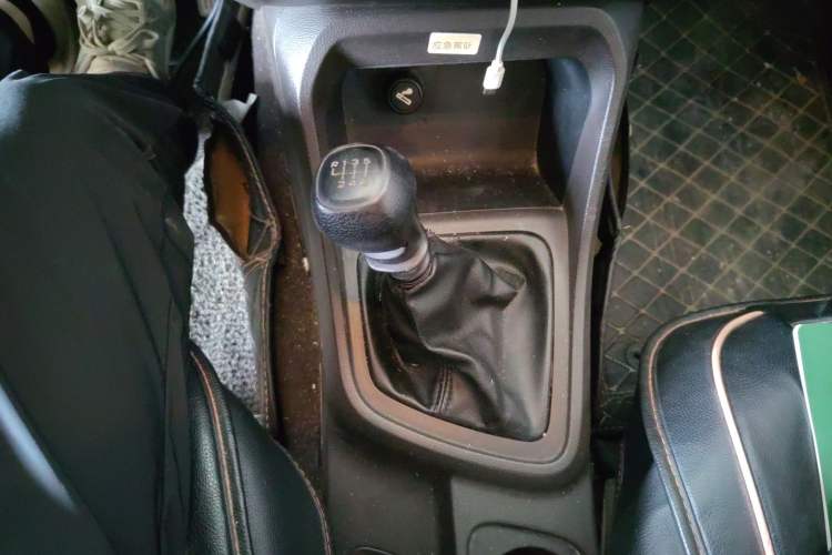 Used Wuling Hongguang V 2019 1.5L Enjoyment Version China VI LAR