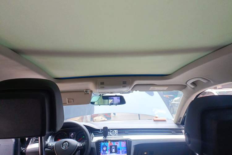 Used Volkswagen Magotan 2017 330TSI DSG Leading Model
