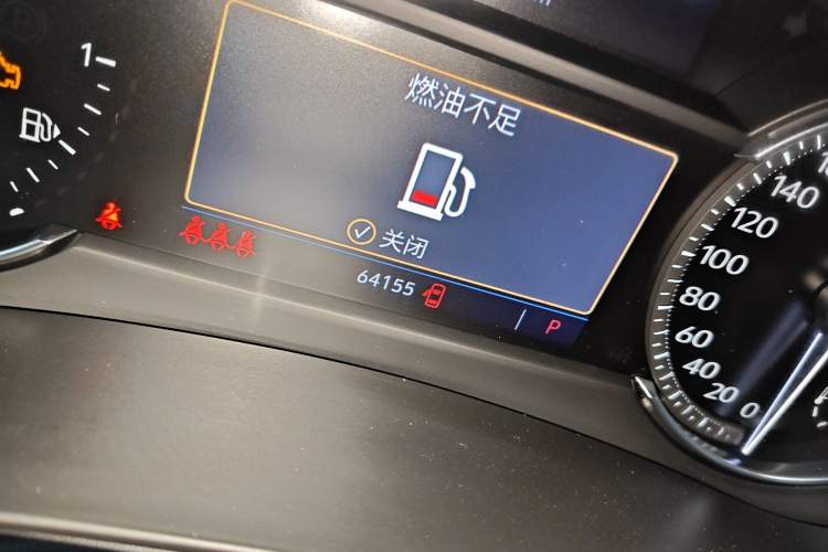 Used Cadillac XT4 2018 28T Two-Wheel Drive Leading Version Odometer Close Up