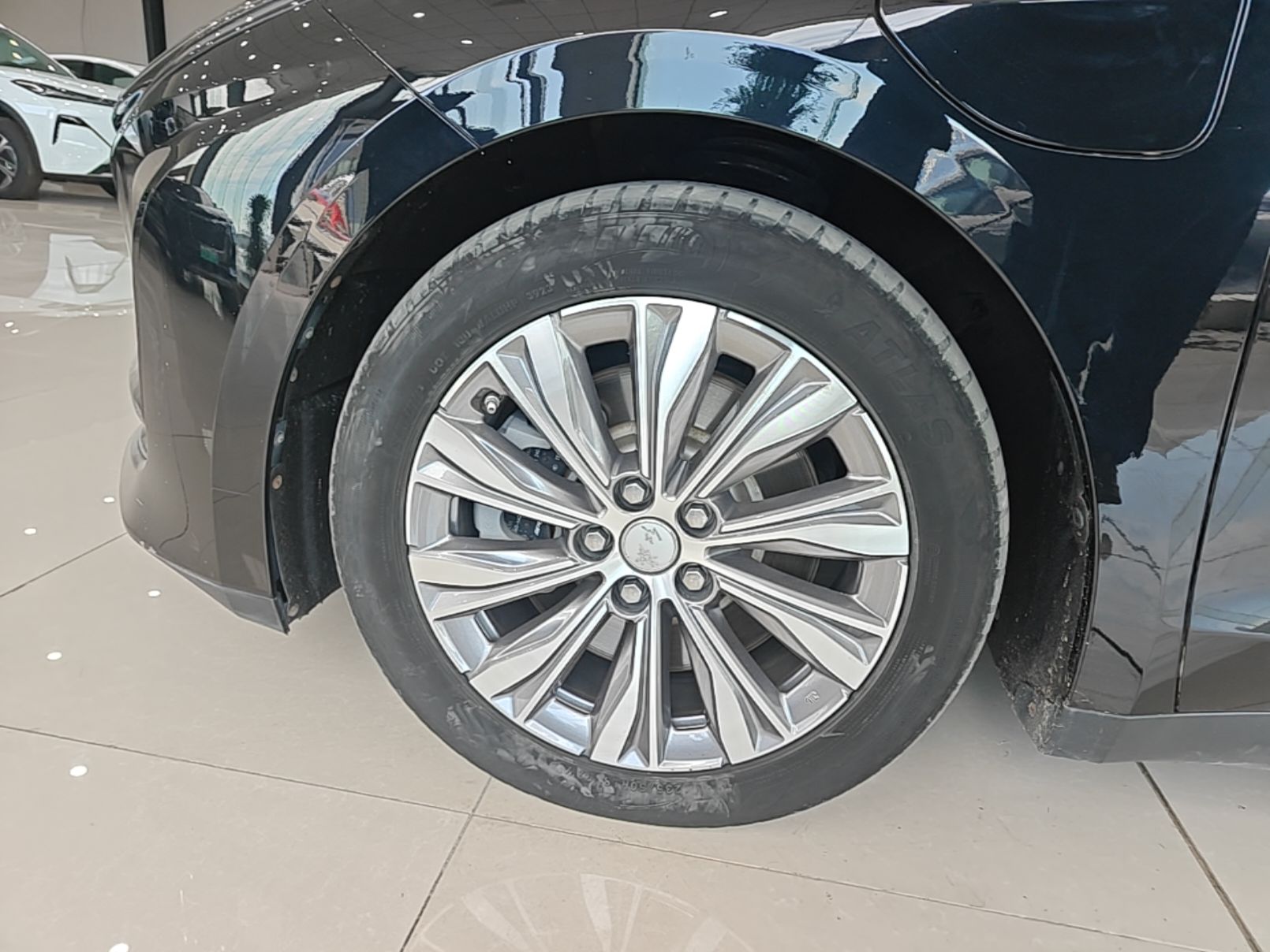 Hongqi E-QM5 2023 620km PLUS — снимка 10