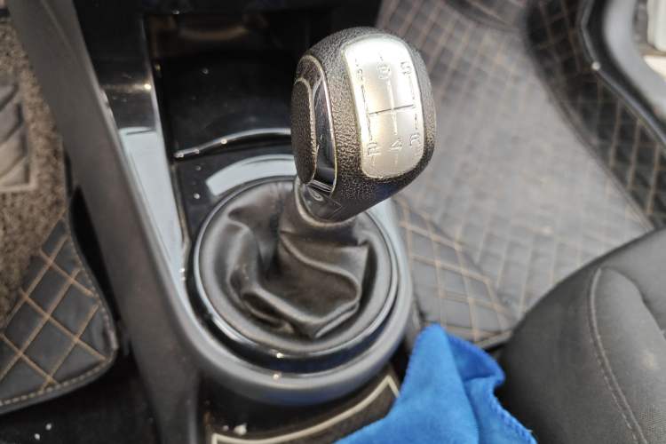 Used Citroen C-Quatre 2013 Sedan 1.6L Manual - Prestige Model Gear Lever