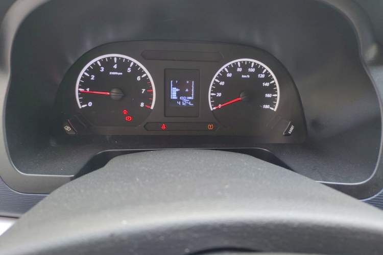 Used FORTHING Lingzhi 2023 M5L 1.6L Base Model 5 Seats
