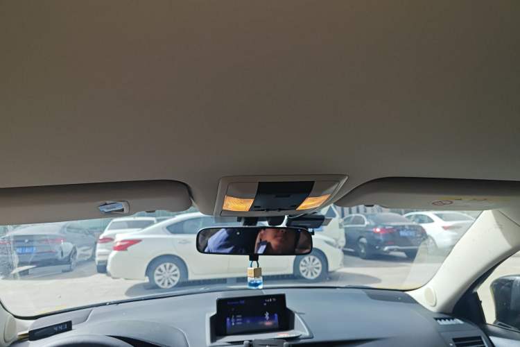 Used Lexus CT 2015 CT200h Chocolate Edition
