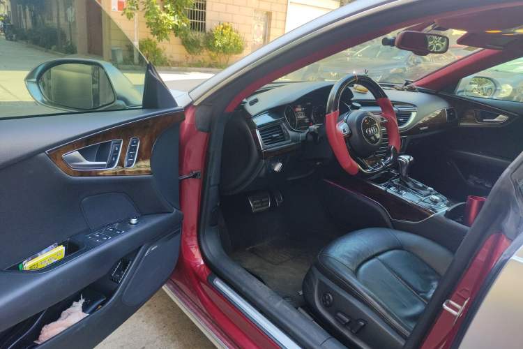 Used Audi A7 2013 50 TFSI quattro Comfort trim
