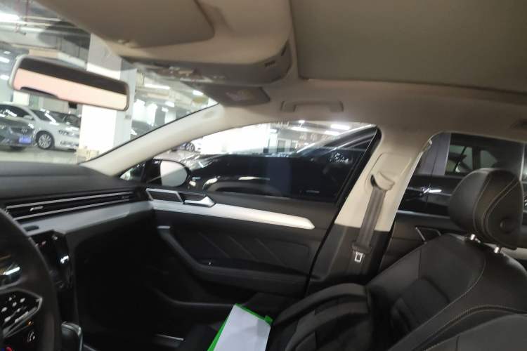 Used Volkswagen Magotan 2025 Zhongxiang Version 280TSI DSG Comfort Edition
