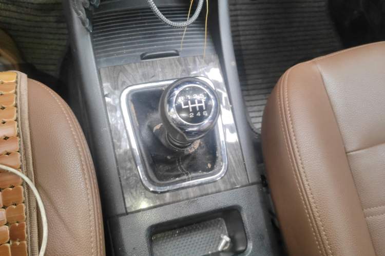 Used BAIC Weiwang S50 2016 1.5T Manual Lede Premium Edition Gear Lever