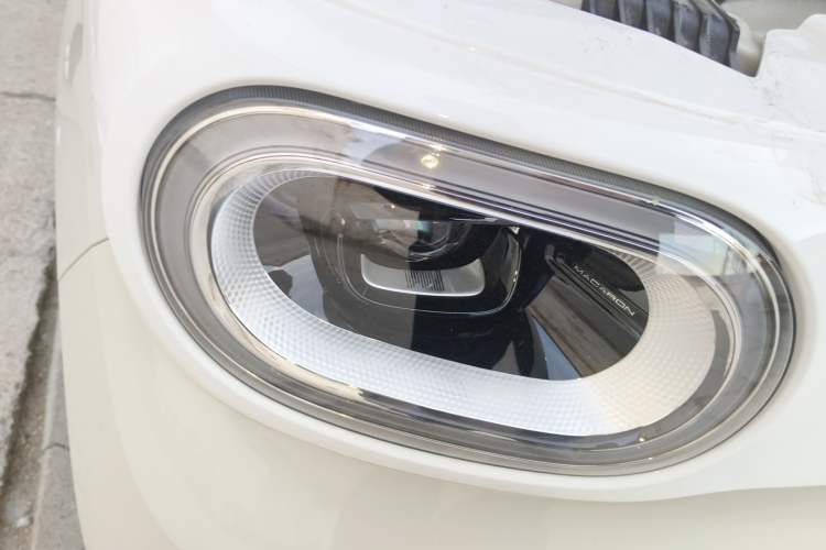 Used Wuling Hongguang MINIEV 2024 3rd Generation 215km Youth Edition Right Front Headlight