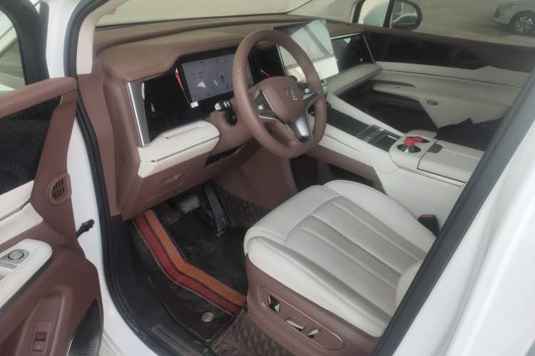 Used BYD Xia 2025 DM-i 1.5T 180km Excellence Model Left Front Seat