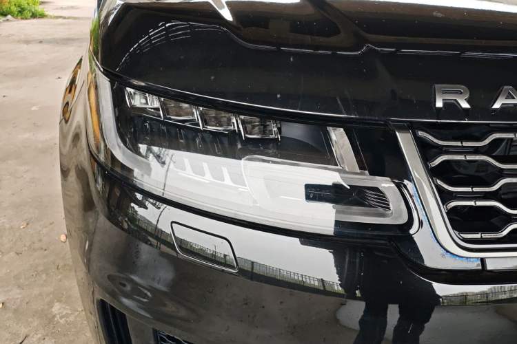 Used Land Rover Range Sport 2019 3.0 L6 HSE DYNAMIC Right Front Headlight