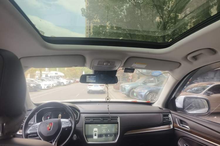 Used Roewe RX8 2018 30T Smart Connectivity Two-Wheel Drive Supreme Edition