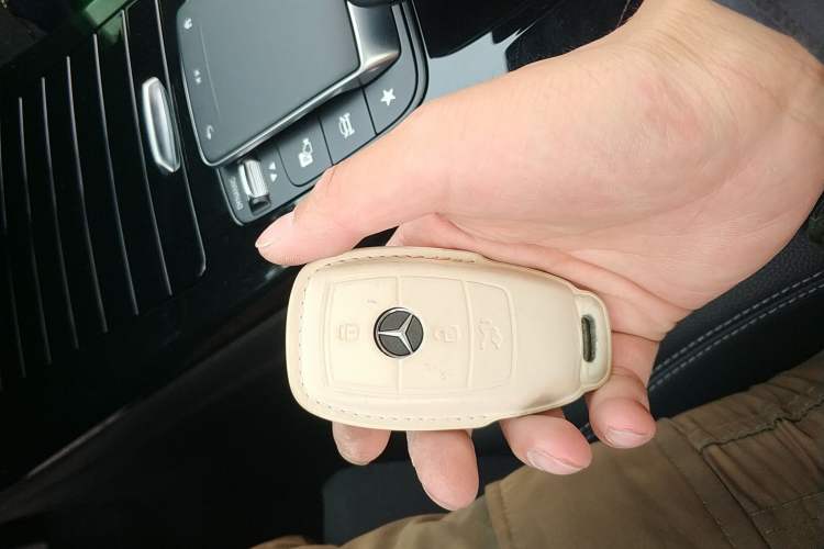 Used Mercedes-Benz A-Class 2022 Revised Version A 200 L Sport Sedan Fashionable Style Vehicle Key