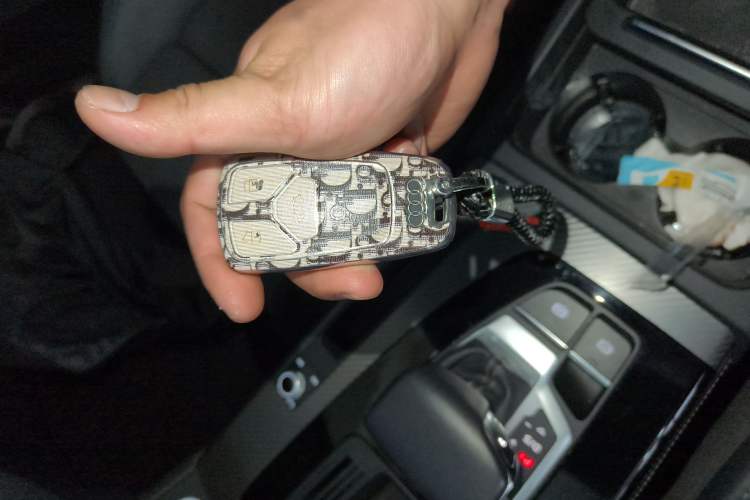 Used Audi Q5L Sportback 2021 40 TFSI Luxury Edition Vehicle Key