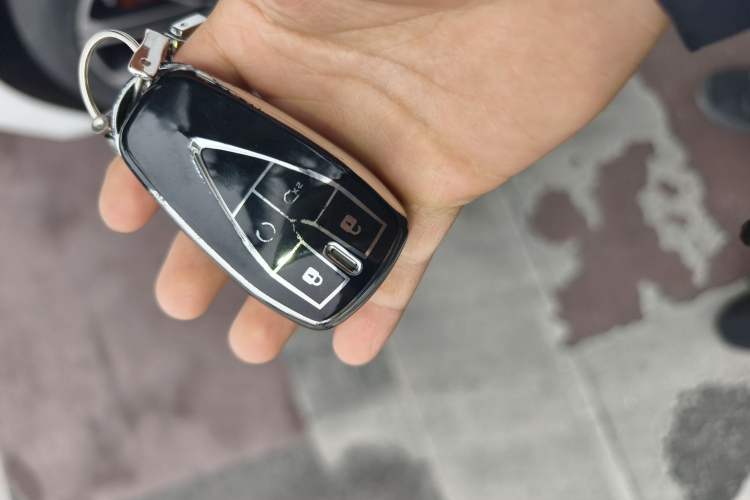 Used CHANGAN UNI-K iDD 2022 Blue Whale iDD 130km 1.5T Prestige Model
