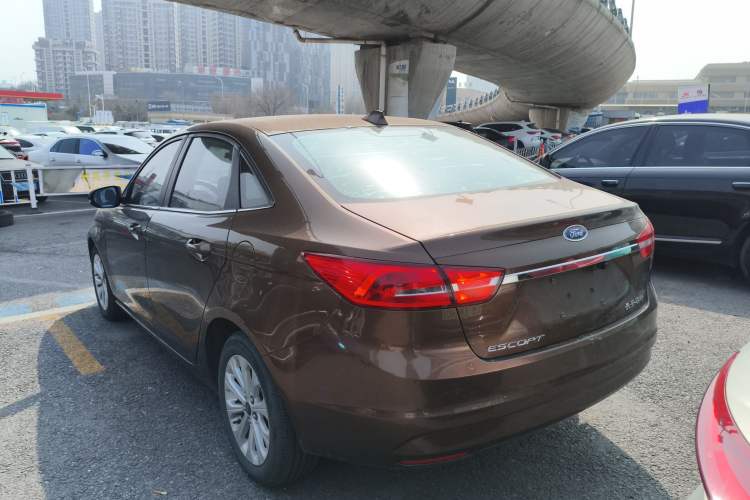 Used Ford Escort 2015 1.5L Automatic Fashion Model
