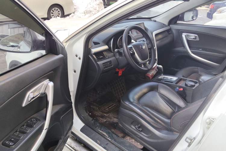 Used Bestune X80 2013 2.0L automatic luxury version