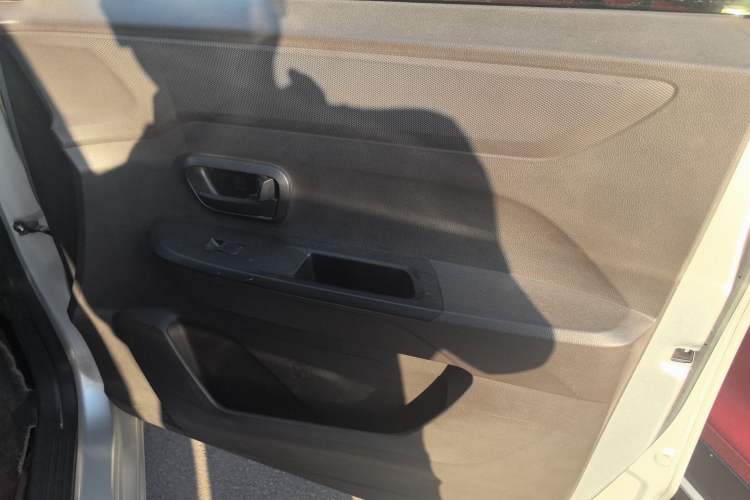 Used Wuling Hongguang V 2019 1.5L Base Window-Sealed Vehicle China VI LAR