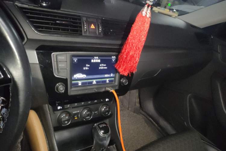 Used Skoda Superb 2016 TSI280 DSG Innovation Edition Audio And AC Panel