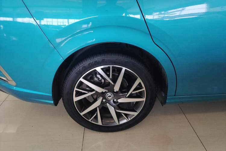 Used Dongfeng Aeolus Yixuan 2020 230T Automatic Advanced Edition Right Rear Wheel Hub