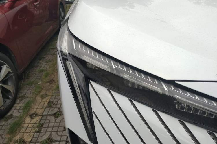 Used GAC Trumpchi EMKOO 2022 2.0T Neutron Star Max Edition Right Front Headlight