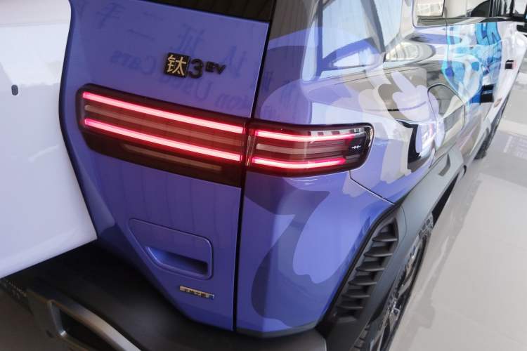 Used Formula Leopard Titanium 3 2025 501 km Four-Wheel Drive Drone Edition
