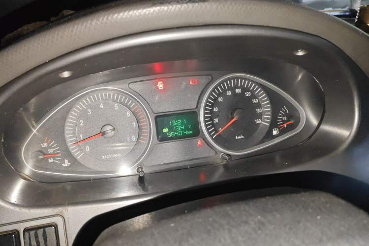 Used JAC Group Refine 2011 2.4L Colorful Journey Gasoline Standard Edition HFC4GA1-C
