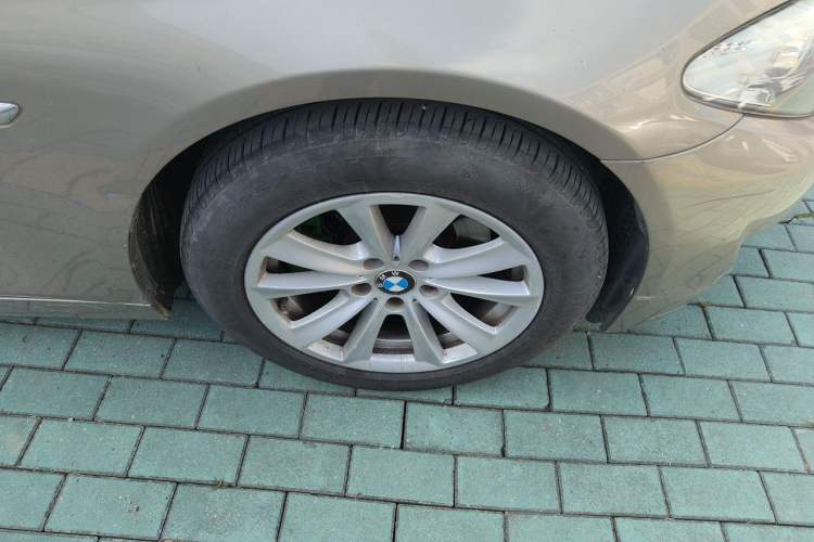 Used BMW 5 Series 2011 523Li Luxury Model