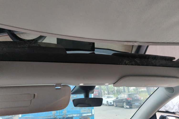 Used Tesla Model Y 2021 Revised Version 2 Long-Range All-Wheel-Drive Edition Headliner