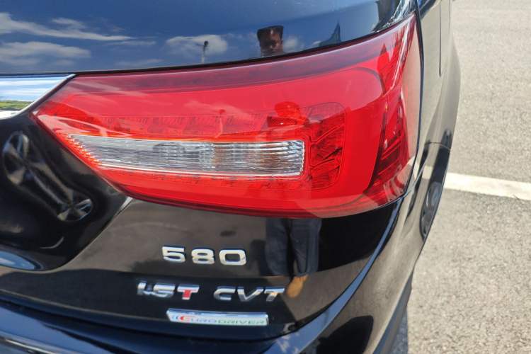 Used Dongfeng Fengon 580 2017 1.5T CVT Luxury Model
