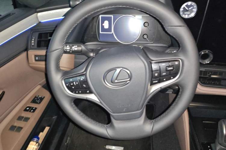 Used Lexus ES 2025 200 Premium Edition
