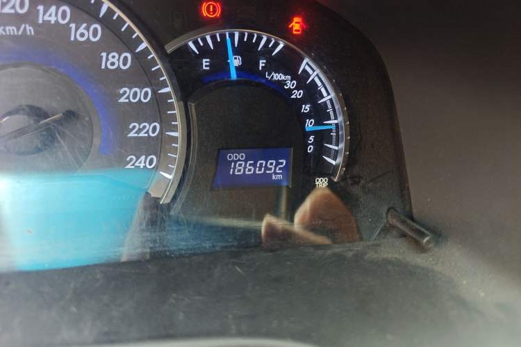 Used Toyota Camry 2013 2.0G Comfort Edition Odometer Close Up