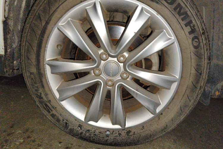 Used Haval H2 2016 Red Label 1.5T Automatic Two-Wheel Drive Elite Model Right Front Wheel Hub