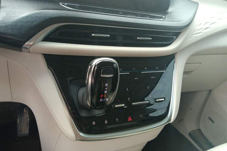 Used Buick GL8 2022 Avenir Aivia Six-Seat Deluxe Edition