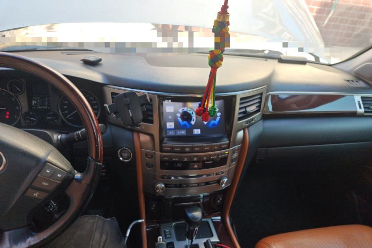 Used Lexus LX 2012 570
