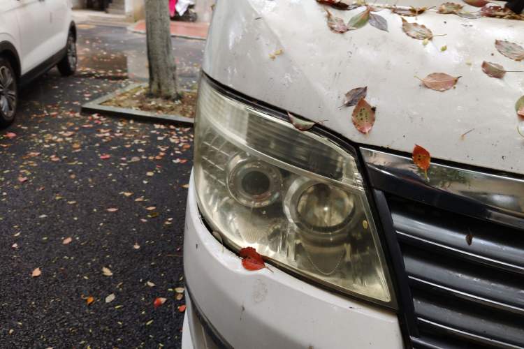 Used Golden Dragon Hiace 2010 2.0T Standard-Wheelbase Advanced Edition D20A Right Front Headlight