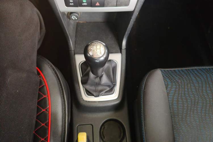 Used CHANGAN KAICHENG Ounuo S 2017 1.5L Jinouno Base Model Gear Lever