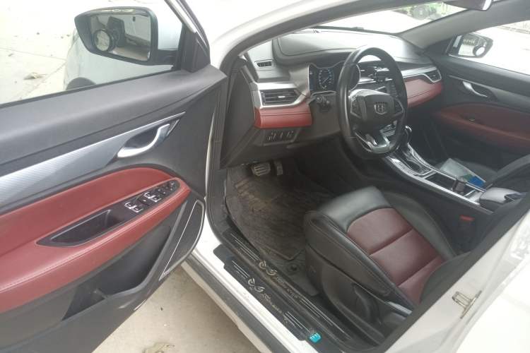 Used Geely Auto Vision S1 2019 Upgraded Model 1.5L CVT Luxury Version
