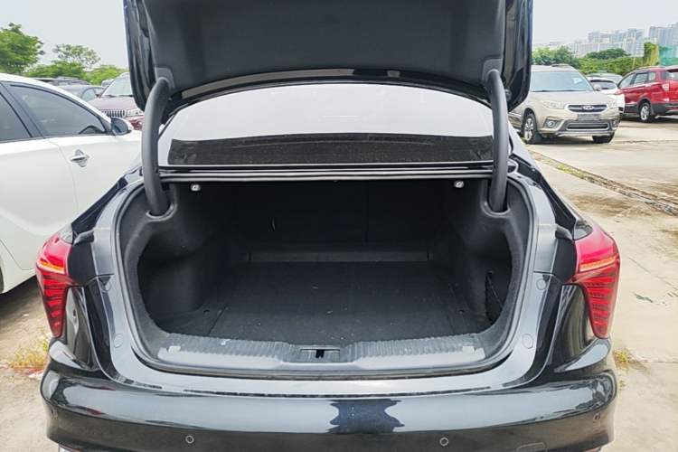 Used Hongqi H5 2024 2.0T Automatic Smart Connect Flagship Edition