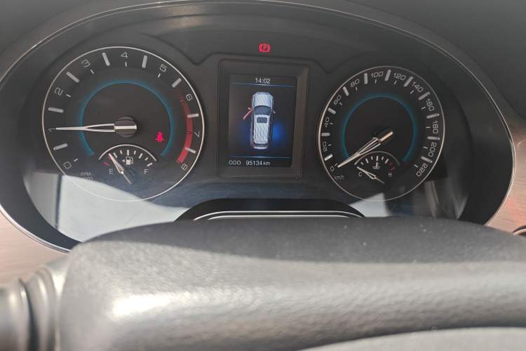 Used Haval H2 2016 Red-Label 1.5T Manual Two-Wheel Drive Luxury Model