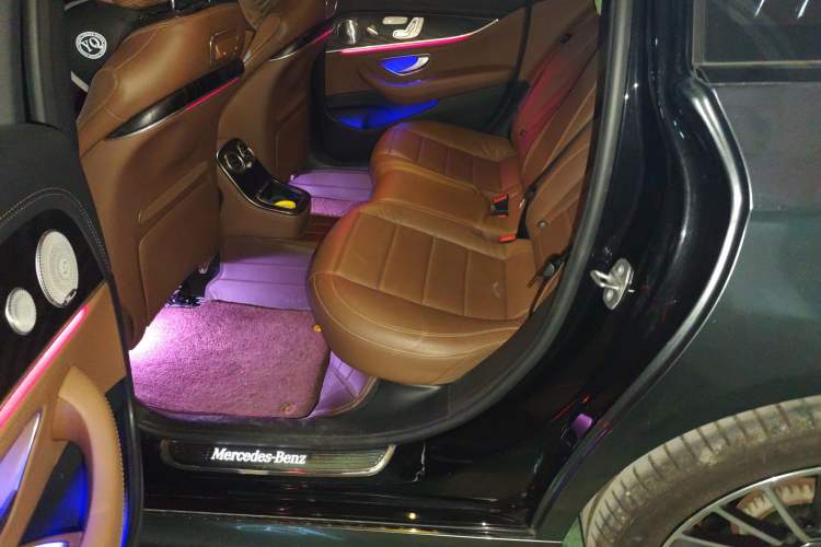 Used Mercedes-Benz E-Class 2021 E 300 L Sport Premium Edition Left Rear Seat