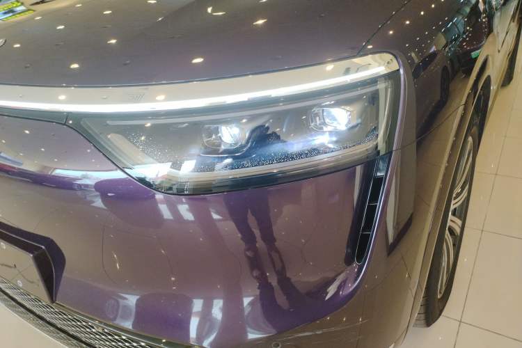 Used Hima AITO M8 2025 Model Pure Electric Max+ Five-Seat Long-Range Version
