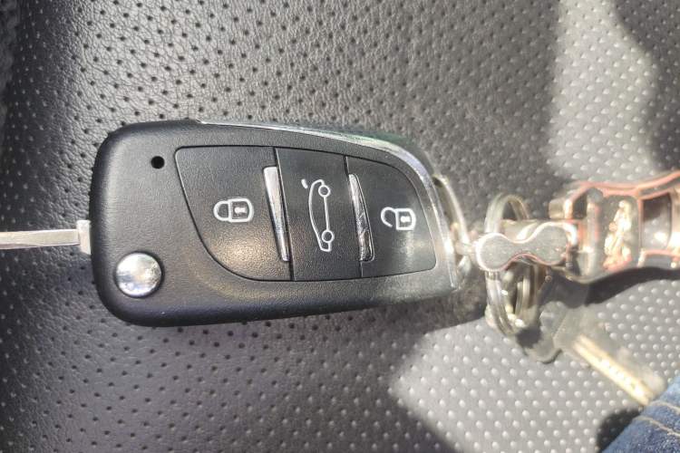 Used Subaru Forester 2014 2.5i Automatic Elite Edition Vehicle Key